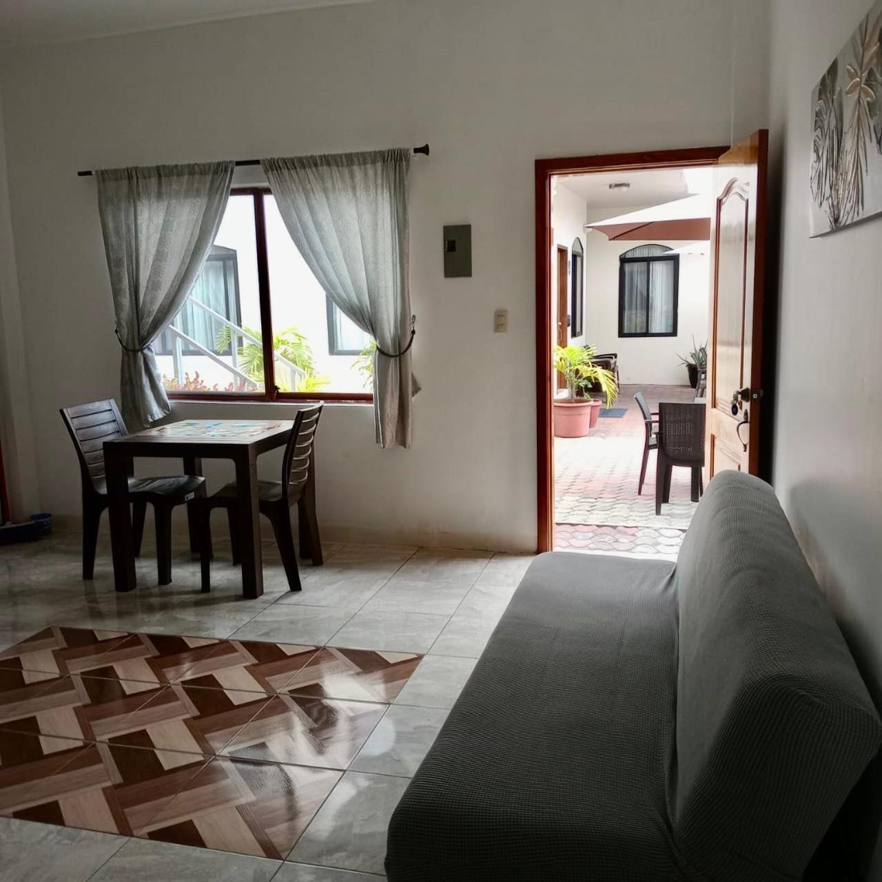 Apartahotel Casa Soleil Puerto Villamil Camera foto